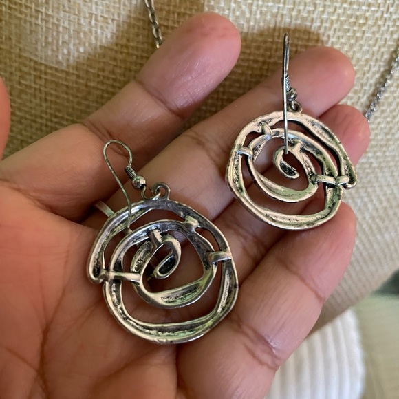 *Host Pick*Elegant Amor Fati Silver Necklace and Roses Earring Set - Picture 10 of 10